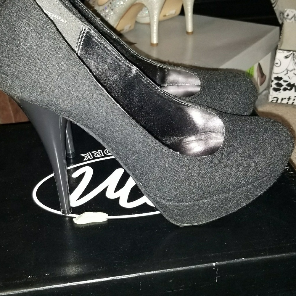 Heals - Picture 2 of 2